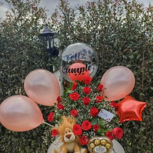 Arreglo globos, peluche y chocolates