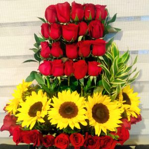 Arreglo por 36 rosas 5 girasoles
