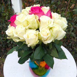 Jarrones Artesanales Pequeños de Raquira Boyacá con 30 Rosas 23 cm