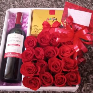 Caja por 20 rosas, vino y chocolates