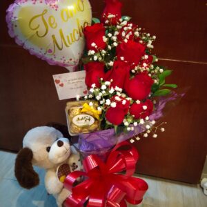 Jarron 12 rosas, peluche, chocolates y globo