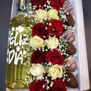 Vino, rosas y fresas