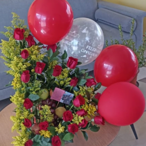 Arreglo frutal 24 rosas y globos