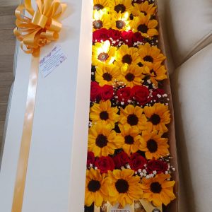 Caja minigirasoles, rosas y ferrero por 8