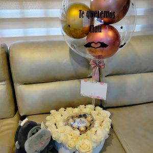 Corazón con ferrero en el centro, peluche y globo burbuja